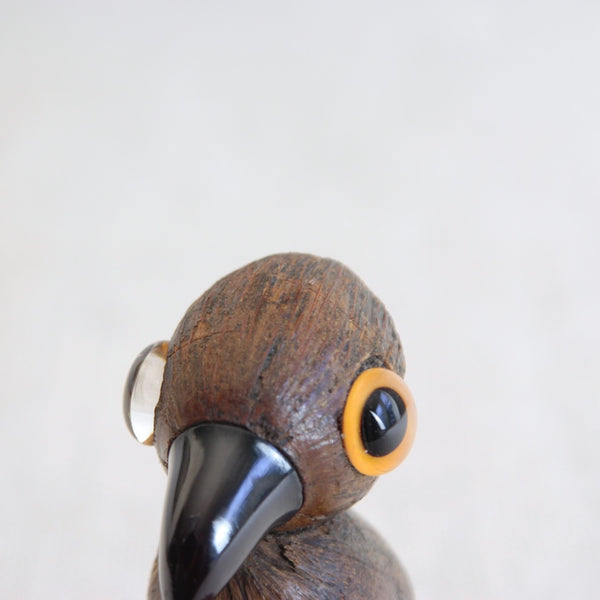 Collectable Art Deco YZ bird coin tray by Henry Howell & Co., an eccentric and tactile decorative object from the 1920s.