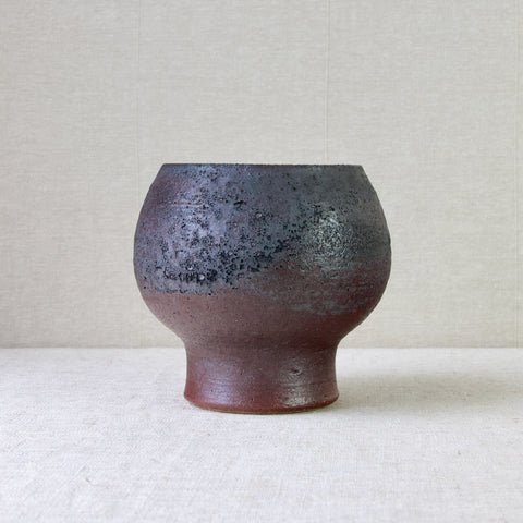 Liisa Hallamaa Arabia studio vase with Chamotte clay. An organic, natural aesthetic with highly textured organic surface.