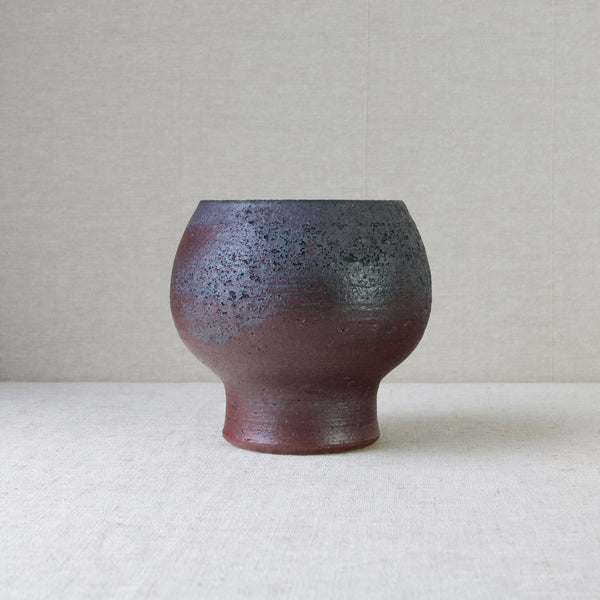 Modernist Scandinavian studio pottery vase designed and handmade by Liisa Hallamaa, Arabia, Finland, 1960. A Brutalist and highly textured ceramic vase.