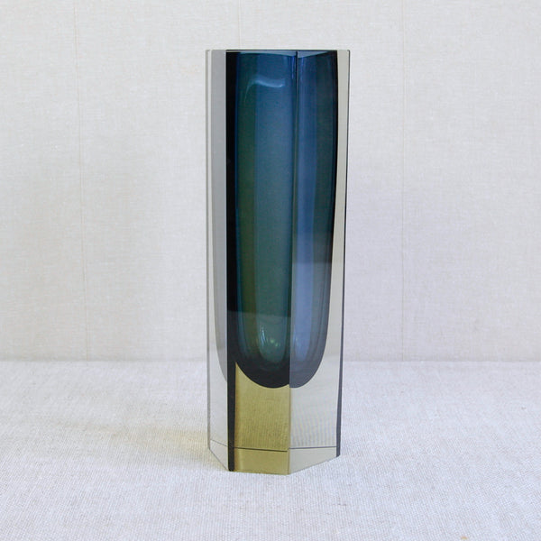 Tall, slender glass vase with gradient colour. Model KF249 'Pilari' vase designed by Kaj Franck in 1958 for Nuutajärvi Notsjö, Finland.