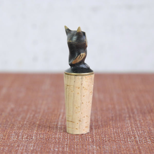 Collectible Walter Bosse brass owl stopper, Vienna 1950s. A sculptural mid-century modern design, highly sought-after worldwide.