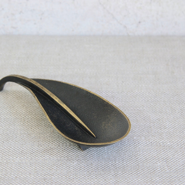 Organic modernist brass tray designed by Richard Rohac, showing the elegant style of 1950s Viennese metalwork.