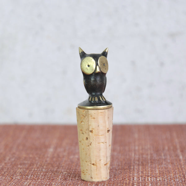 Rare Walter Bosse brass owl bottle stopper, Vienna c.1950. A functional bar accessory and collectible mid-century design icon.