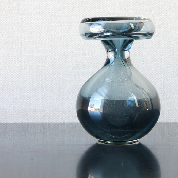 Cased glass Porriainen vase designed by Nanny Still, 1963, Riihimaki Finland