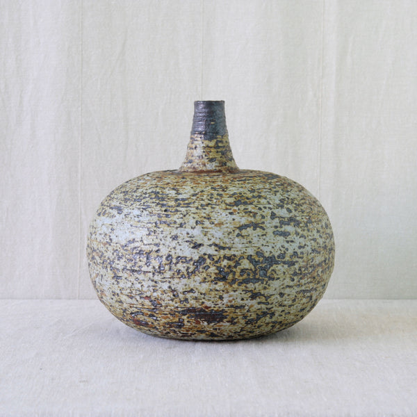 Annikki Hovisaari large ceramic vase in coarse chamotte clay, Arabia Art Deparment, Finland. Available in the UK at Art & Utility gallery. 