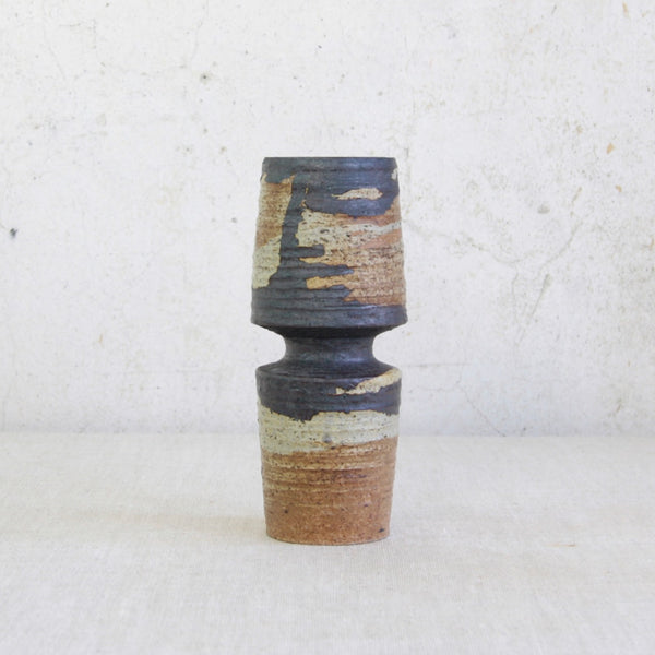 Annikki Hovisaari Handthrown Hourglass Vase with Textured Clay and Graphic Glaze. A fantastic mid-20th century Nordic collectible. For sale in the UK.