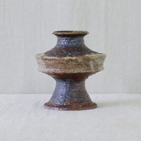 Sculptural Finnish pottery by Annikki Hovisaari, an individual Arabia studio piece with a bold Space Age silhouette.