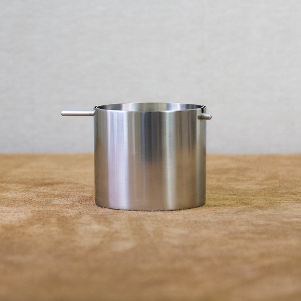 Vintage Arne Jacobsen stainless steel revolving ashtray from the Stelton Cylinda-Line