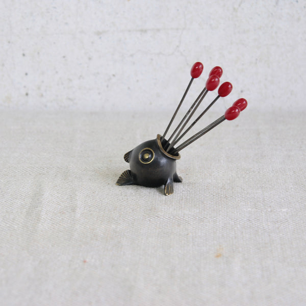 Exceptionally higght quality Richard Rohac fish sculpture toothpick holder, an Austrian design icon with sculptural Art Deco influence.