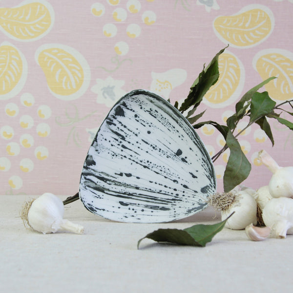 Susan Parkinson biomorphic porcelain dish reflecting the new visual language of British ceramics following the 1951 Festival of Britain