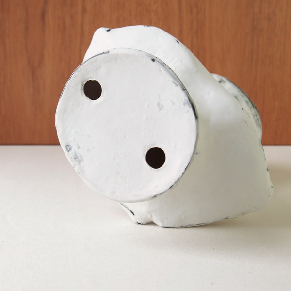 Underside of a slip-cast porcelain Greek Head by Susan Parkinson, a fine example of postwar British studio pottery and modernist artistry. The base is stamped with the Richard Parkinson Pottery makers mark.