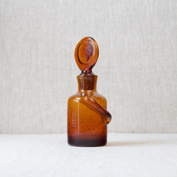 Modernist Scandinavian 'People' decanter by Erik Hoglund 1960's handmade from amber glass at Boda