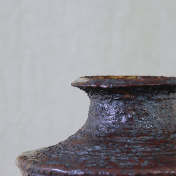 Detail image of Finnish Modernist chamotte studio pottery by Annikki Hovisaari