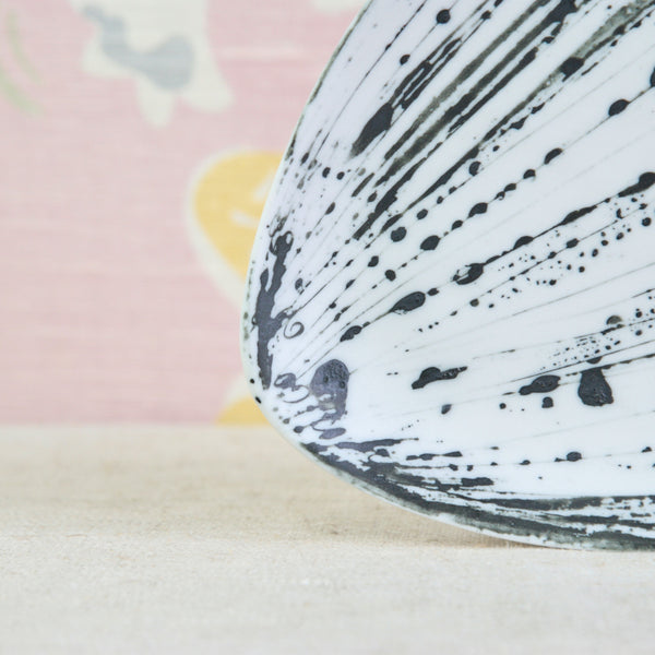 Susan Parkinson Modernist porcelain dish with freely painted lines, dots and splashes, characteristic of 1950s British studio pottery