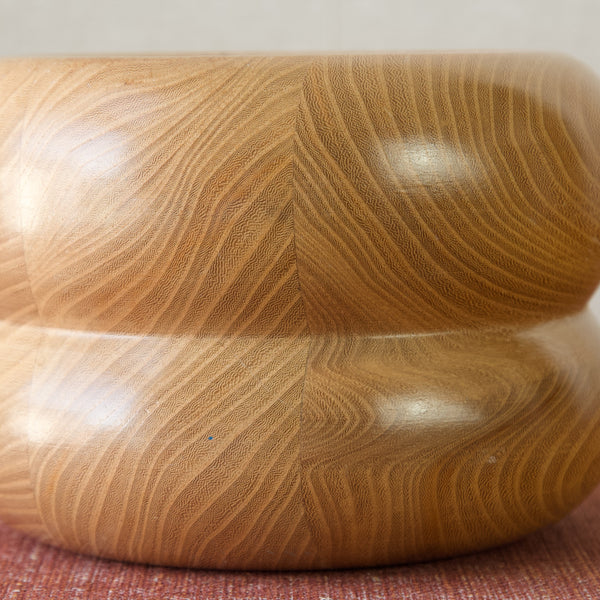 Detail of intricate pine wood grain on a modernist Erik Höglund staved wooden bowl