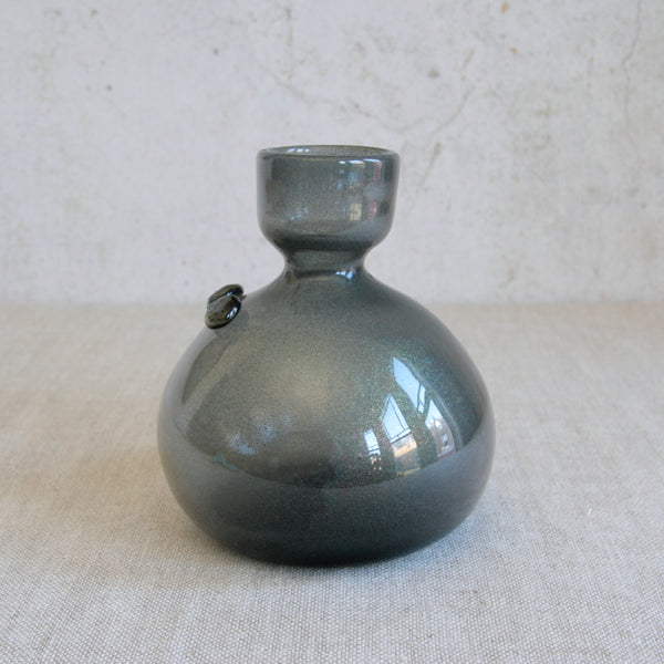 Erik Höglund Boda glass vase depicting a female form, handcrafted in Sweden in the early 1950s, reflecting Nordic modernism and Höglund’s interest in folklore and the human body.