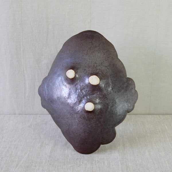 Underside of Studio ceramic dish by Francesca Mascitti-Lindh for Arabia, an individual example of Finnish mid-century pottery from circa 1960.