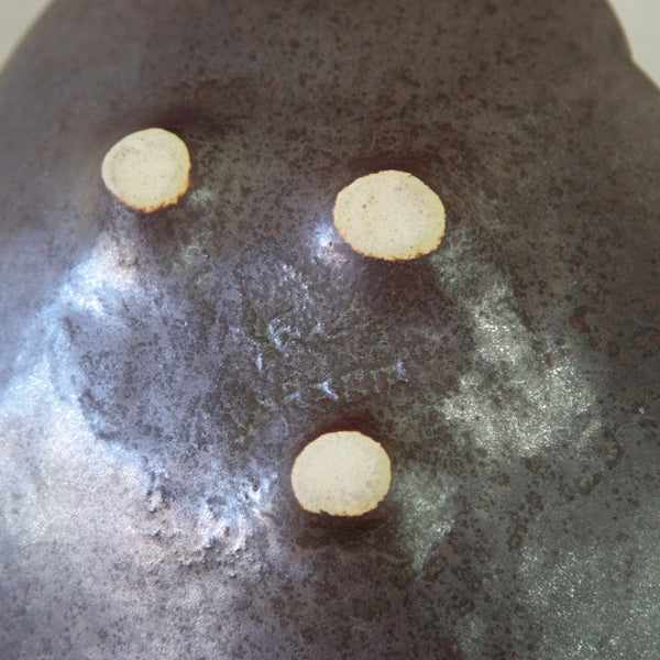 Faint ARABIA FML marks on 1960s Finnish studio ceramic dish by Francesca Mascitti-Lindh.
