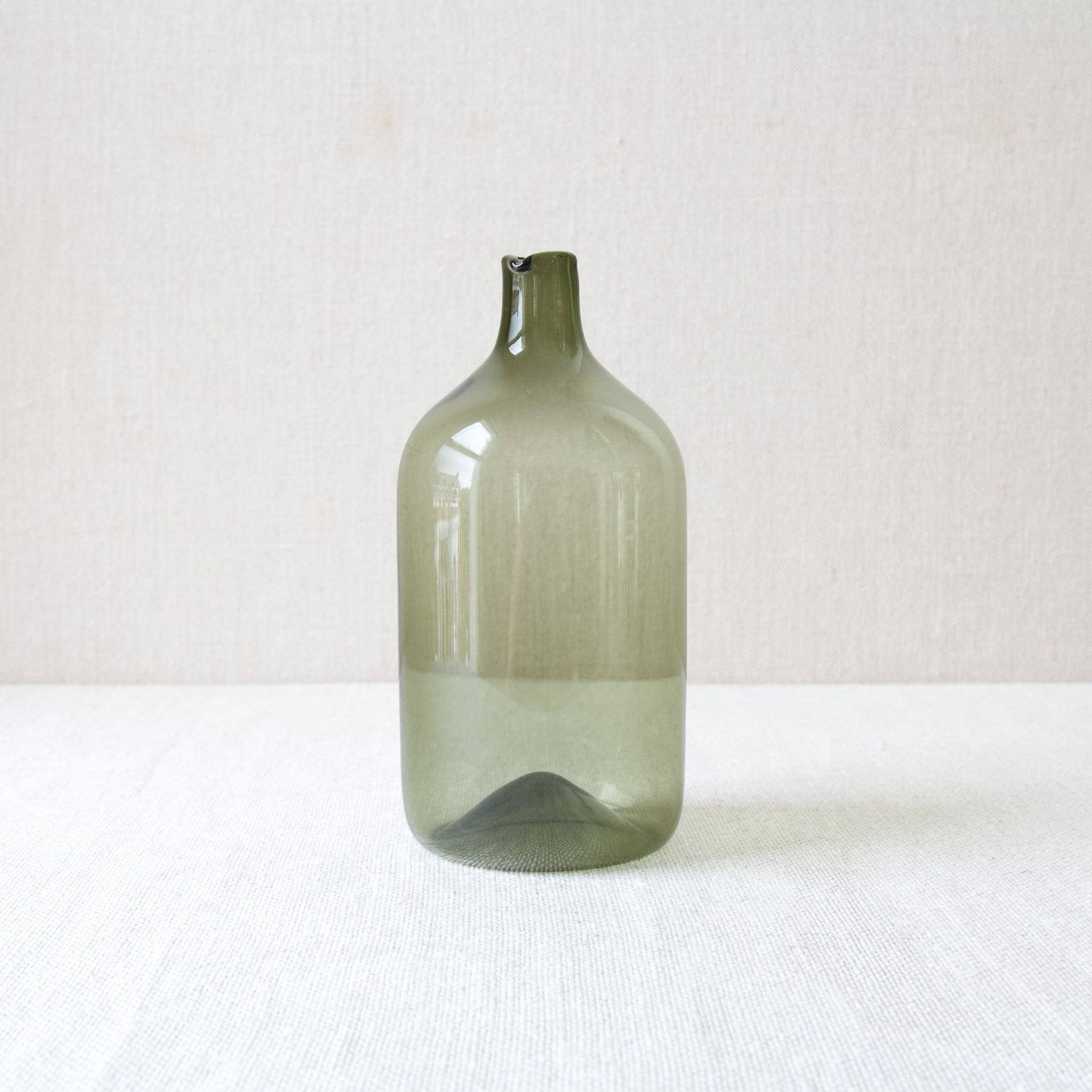 Timo Sarpaneva Straight-Sided Bird Bottle – Art & Utility