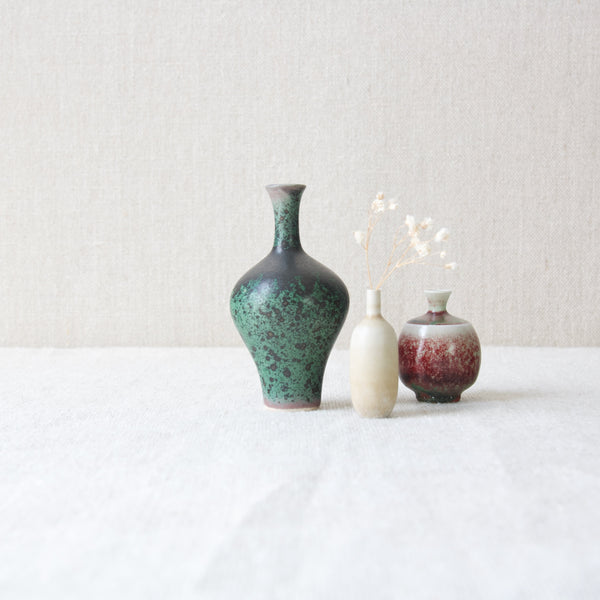 Group image of Modernist nordic miniature vases, Annikki Hovisaari, Berndt Friberg, Hoganas
