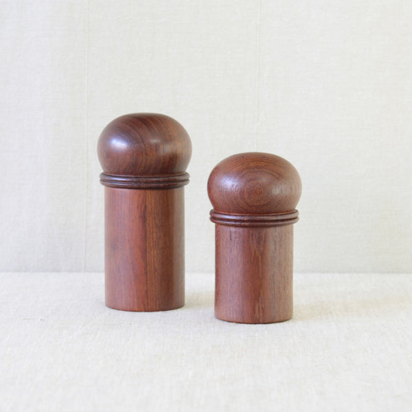 Gunnar Cyrén teak salt and pepper set for Dansk, a collectible piece of Scandinavian mid-century design for sale in the UK.