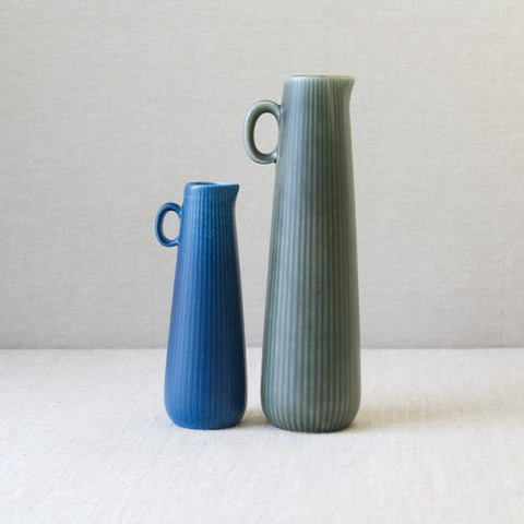 Gunnar Nylund pair of green and blue Ritzi vases, designed in the 1960's for Rörstrand, Sweden, displaying the Scandinavian Modernist aesthetic. 