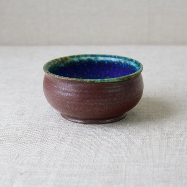 Finnish studio pottery bowl by Anja Juurikkala, handmade at Arabia's art studio, Finland, 1950's