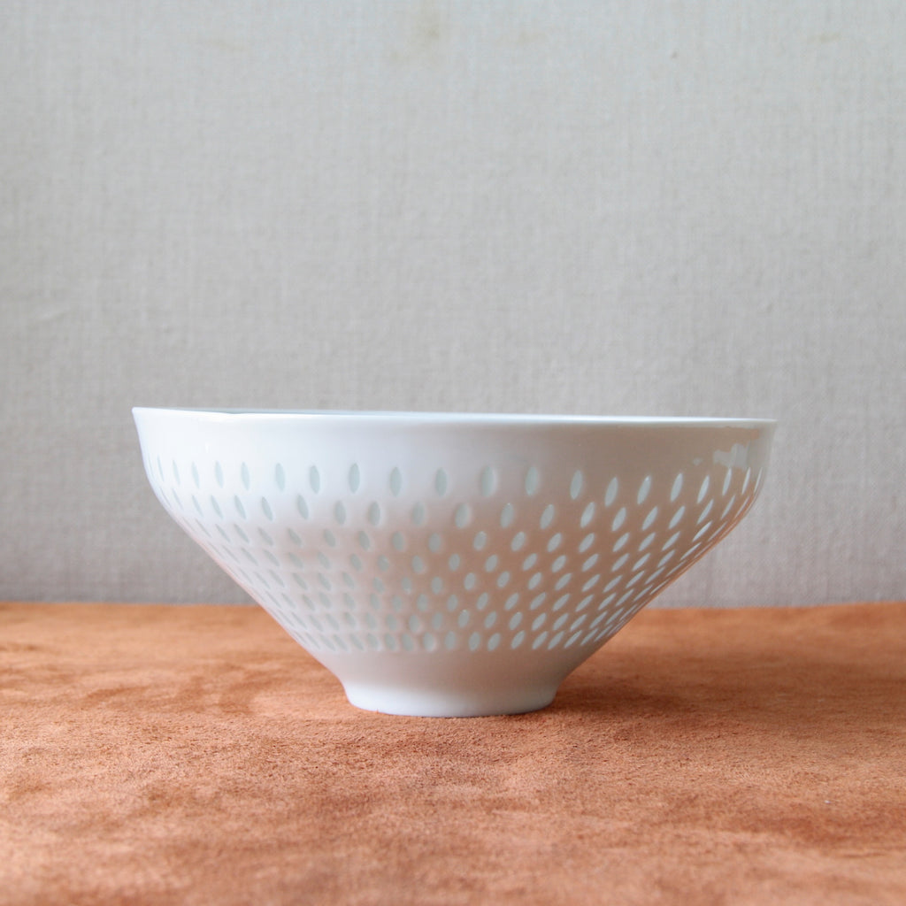 Friedl Holzer-Kjellberg Large 'Rice' Porcelain Bowl – Art & Utility
