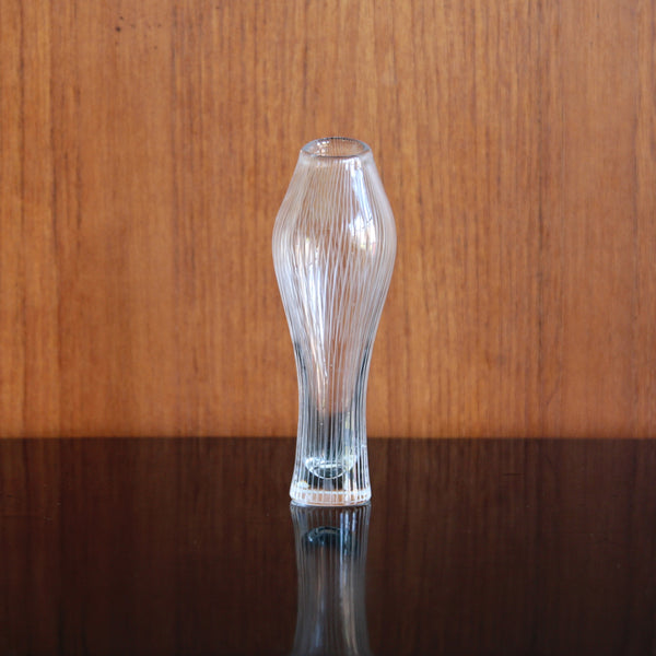 Clear glass Modernist vase by Tapio Wirkkala for Iittala, Finland, signed 16cm example.