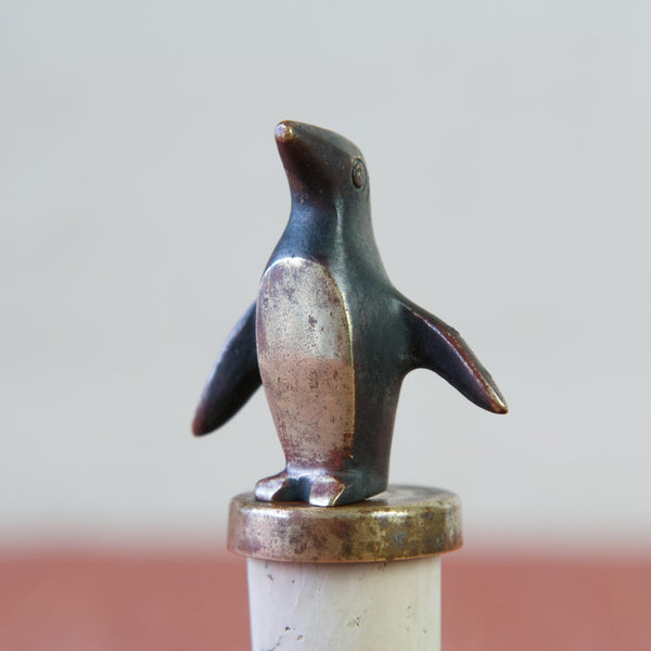 Make every bottle a work of art with this collectible Walter Bosse creation. Buy this penguin shaped bottle stopper and many other designs by Walter Bosse from London based design gallery Art & Utility  