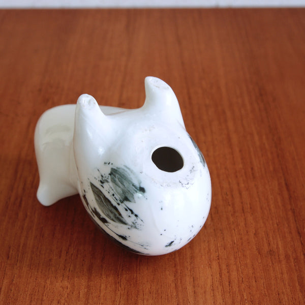 Underside of a Modernist bear or panda figurine, Susan Parkinson pottery, circa 1952.