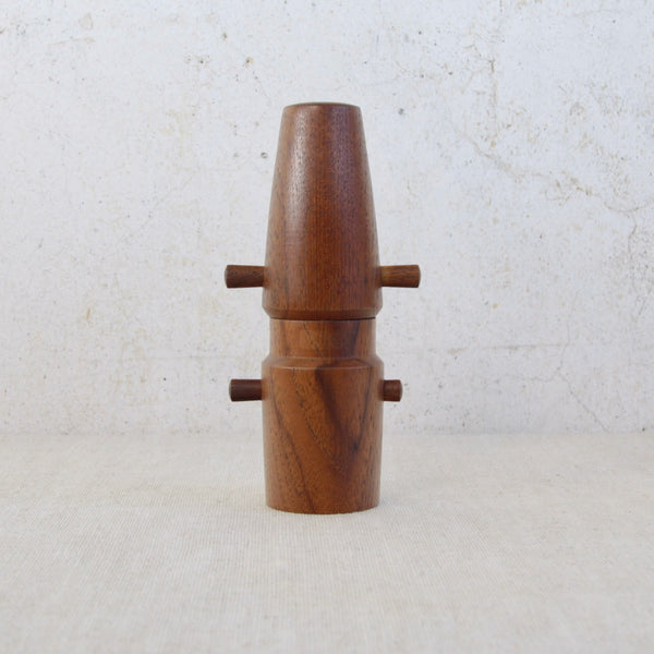Jens Quistgaard pepper mill for Dansk Designs, mid-century Danish modern Vanguard model in sculptural teak form