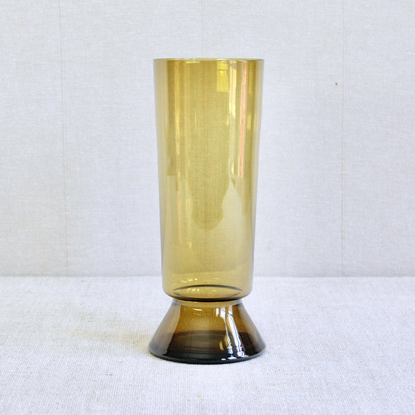 Tallest, 22.5 cm, model KF 14288, vintage Kaj Franck turn mould blown amber-yellow-ochre conical vase made by the expert glass blowers at Nuutajarvi Notsjo, 1960s.