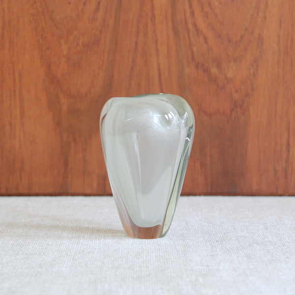 Handblown free form glass vase from Kaj Franck's 'Usva' series for Nuutajärvi Notsjö. This delicate smoky white piece is an early example produced in the 1950s with the model number 102.