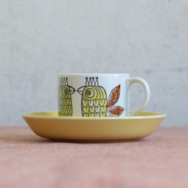 A rare 1960s King pattern cup and saucer by Marianne Westman for Rörstrand, Sweden — a vibrant and collectible piece of Scandinavian mid-century porcelain design.