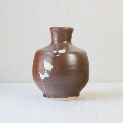 Jim Malone Ainstable Kaki brown glaze stoneware handmade rustic vase with abstract botanical decoration.