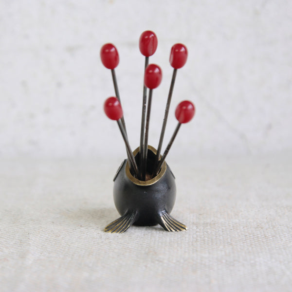 Sculptural fish toothpick pot by Richard Rohac, Austrian mid-century Vienna bronze design from the 1950s.