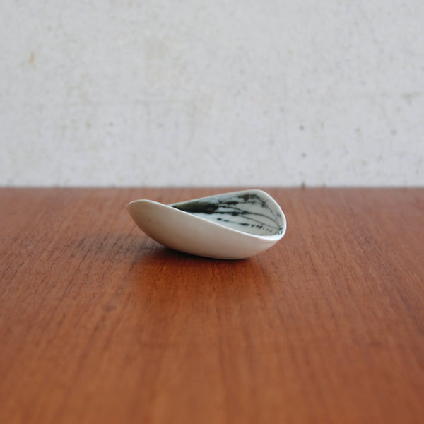 Postwar decorative dish by Susan Parkinson, abstract stripe design, 1955.