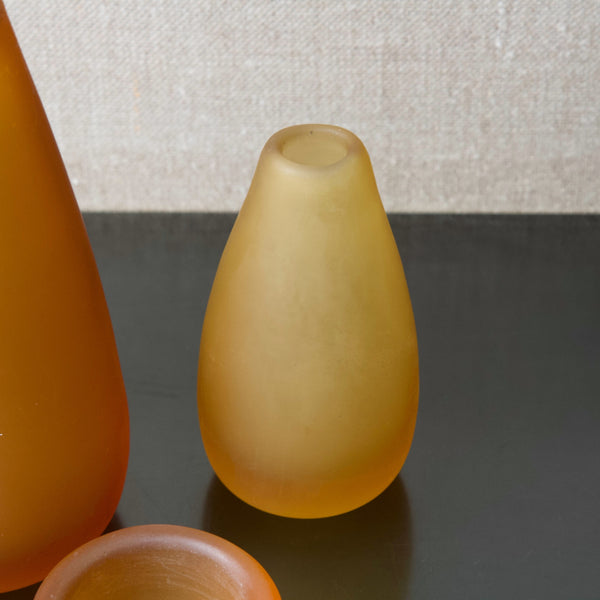 Modernist Finnish glass Meripihka vase by Nanny Still for Riihimaen Lasi Oy, Finland 