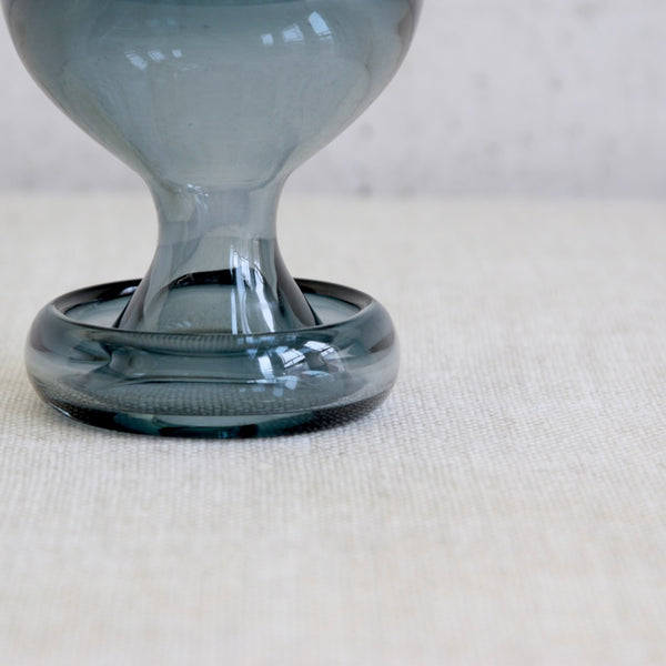 1960s Finnish art glass vase in steel-blue, Nanny Still’s Pörriäinen design for Riihimäki.
