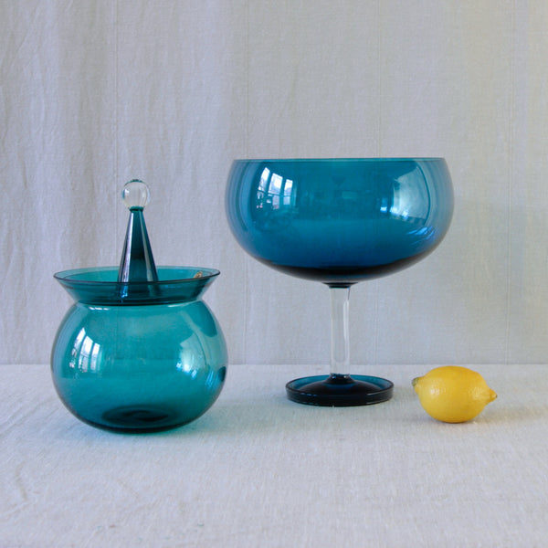 Nanny Still Harlekiini serving bowl and jar, designed in 1958 with a bold geometric form in turquoise and clear glass. Produced at Riihimaki, Finland.