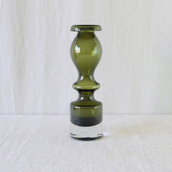 Nanny Still model 1404 Pompadour vase, designed for Riihimäki Glassworks in 1966 with a distinctive tall sculptural profile.