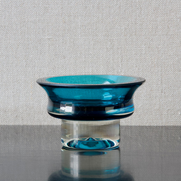 Modernist Finnish glass 'Rondo' dish designed by Nanny Still for Riihimaen Lasi Oy