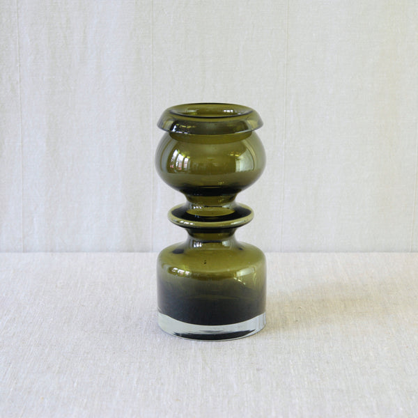Nanny Still Pompadour vase, an exuberant yet sophisticated example of Scandinavian Modern glass designed in Finland in 1966.