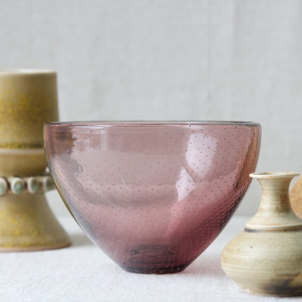 Organic Modernist pink glass bowl designed by Gunnel Nyman for Nuutajärvi Notsjö Finland, with some studio pottery