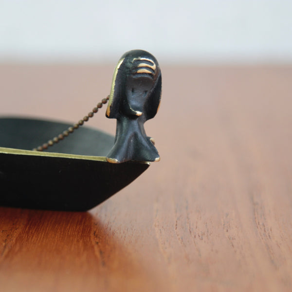 Walter Bosse brass boat tray with dog tamper, early 1950s Vienna, sculptural Modernist design, perfect as a decorative accessory.