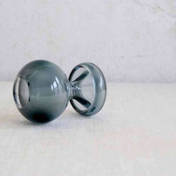 Vintage Scandinavian glass vase in steel-blue, Pörriäinen model by Nanny Still