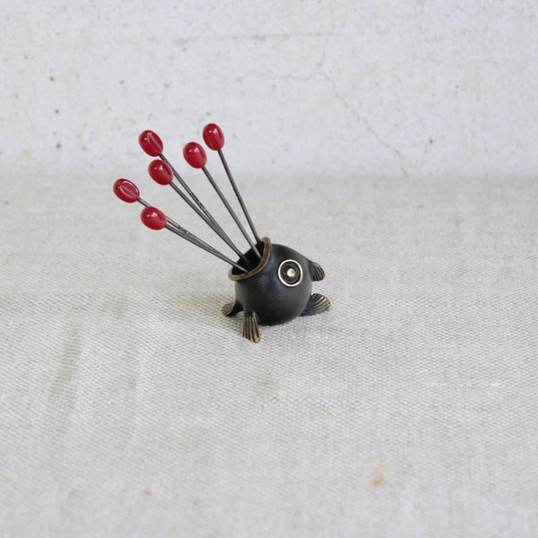 Vintage Richard Rohac fish toothpick pot, sand-cast brass with black patina and polished highlights, designed in Vienna around 1950.