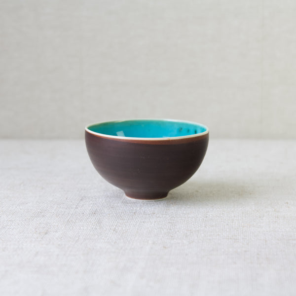 Scandinavian ceramic bowl by Friedl Holzer-Kjellberg, produced at Arabia, Finland, 1950's.