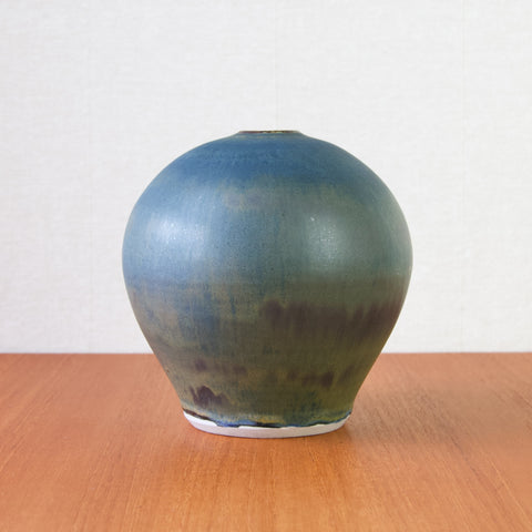 Exquisite stoneware vase by John Andersson, Hoganas, Sweden. A unique handmade object from the 1950's. 